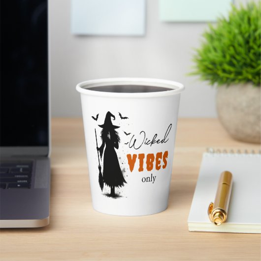 Black Witch Silhouette - "Wicked Vibes Only" - Papieren Bekers (Insitu)