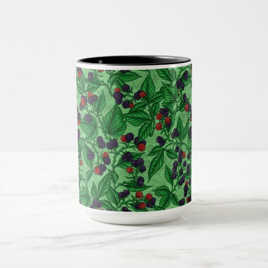 Blackberries on green mok (Midden)