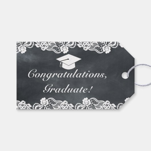 Blackboard en White Lace Afstuderen gefeliciteerd Cadeaulabel (Voorkant (Horizontaal))