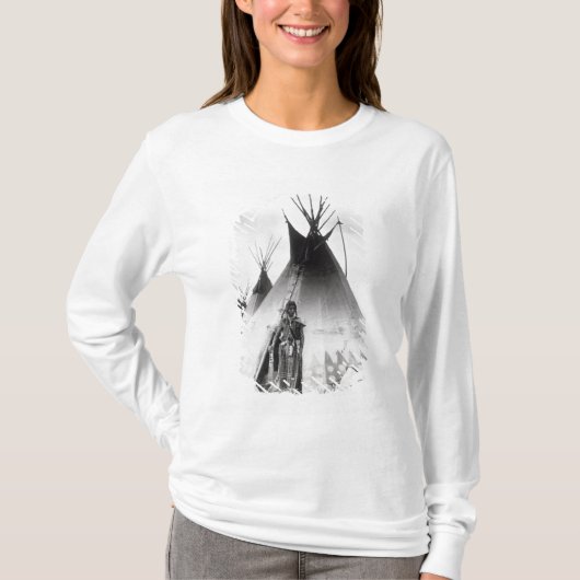 Blackfoot Brave, bij Calgary, Alberta, 1889 T-shirt (Voorkant)