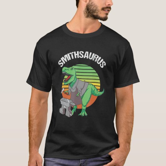Blacksmith Smithsaurus Forge Blacksmithing T-shirt (Voorkant)