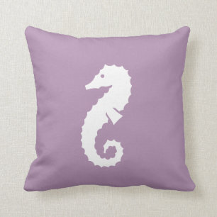BLANC d'HIPPOCAMPE sur le coussin bleu de LAVANDE