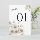 Blanc Fleur Rustique Élégant Numéro de table de ma (Debout devant)
