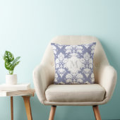 Blanc & Périwinkle bleu Damask Coussin monogramme (Chaise)