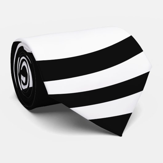 Blanc sur Cravate noire (Roulé)