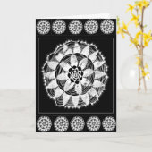 Blanc sur la carte noire de mandala (Fleur jaune)