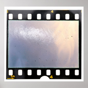 Blanco 35 mm lijst of strip op witte achtergrond poster