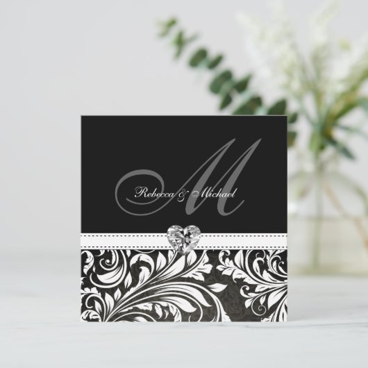 Blanco zwarte en witte Damask Monogram Invitaties Kaart (Staand voorkant)