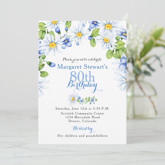 Blancs Bleu Daisy 80e anniversaire Invitation (Debout devant)