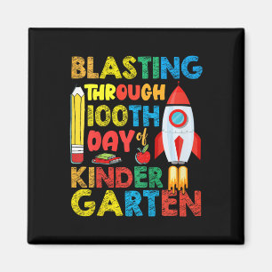 Blasten door 100e dag van de kleuterschool jongens magneet