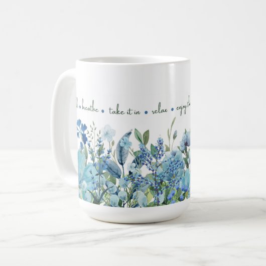 Blauw Bloemen 'Mindful Blooms' Mok (Voorkant links)