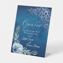 Blauw elegante bloemrijke zomerse bruiloft
