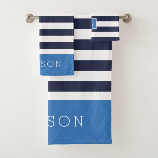 Blauw en Navy Stripes Monogram Bad Handdoek (Insitu)