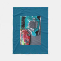 Blauw en rood antiek autodeken van fleece