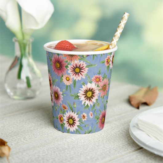 Blauw en Roze Daisy Floral Design Papieren Bekers (Insitu)