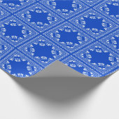 Blauw en wit bandanna-ontwerp cadeaupapier (Hoek)