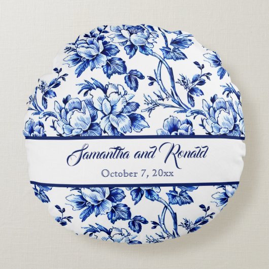 Blauw en wit bloemen toile trouwjurk rond kussen (Voorkant)