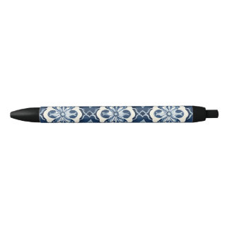 Blauw en wit bloempatroon zwarte inkt pen