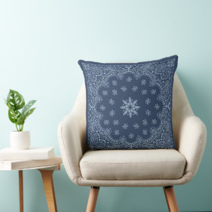 Blauw en wit decoratief paisleypatroon kussen