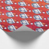 Blauw en wit feestelijk Voetbal Patroon op rood Cadeaupapier (Hoek)