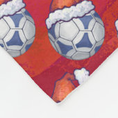 Blauw en wit feestelijk Voetbal Patroon op rood Fleece Deken (Hoek)