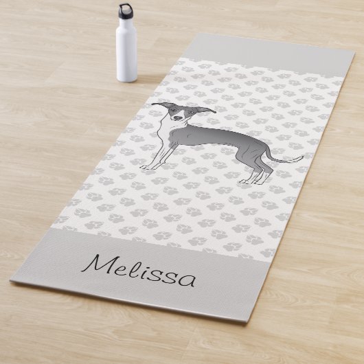 Blauw en wit Italiaans kruit met aangepaste naam Yogamat (In situ)