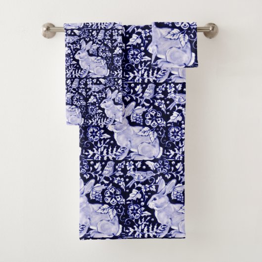 Blauw en Wit Konijn Vogel Badhanddoek Set Dedham Bad Handdoek (Insitu)