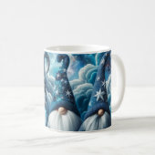 Blauw en Wit Majestueus Kerstkabouters Kosmisch Koffiemok (Voorkant rechts)