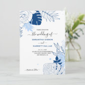 Blauw en wit tropische bladeren bruiloft kaart (Staand voorkant)