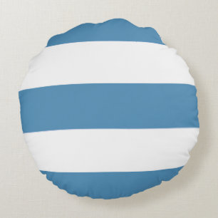 Blauw en witte brede strepen op een rond kussen