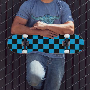 Blauw en zwart geruit motief skateboard