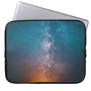 BLAUW, GEEL, EN PAARSE STARRY SKY TIJDENS NIGHTTI LAPTOP SLEEVE