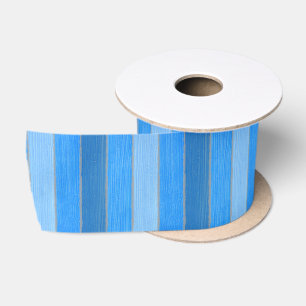 Blauw geschilderd hout, in autische stijl lint