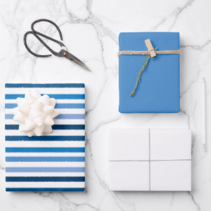 Blauw gestreept wit inpakpapier vel