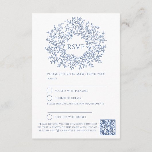 Blauw getrokken blad monogram RSVP bruiloft QR Cod Informatiekaartje (Achterkant)