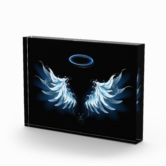 Blauw gloeiende engelenvleugels op zwarte achtergr fotoblokken (Rechts)