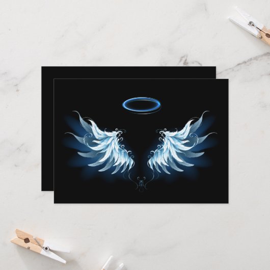 Blauw gloeiende engelenvleugels op zwarte achtergr kaart (Voorkant / Achterkant in situ)