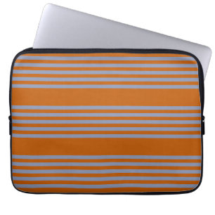 Blauw-grijs en verbrand oranje vijf stripe patrone laptop sleeve