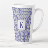 BLAUW GRIJS GEBREID Tall Latte Mok + Initiaal (Rechts)
