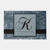 Blauw Grijs Marmeren Patroon Zwart Monogram K Naam Deurmat (Voorkant)