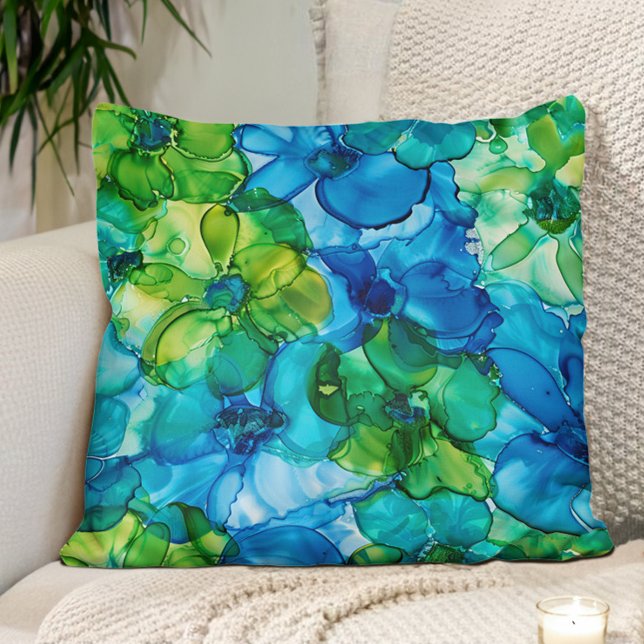 Blauw Groen Alcohol Ink Bloemen Kussen (Blue and green alcohol ink floral pillow)