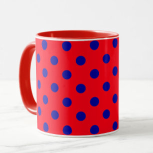 Blauw op rode polka stippen patroonontwerp mok