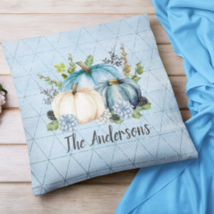 Blauw Pompoenveld Monogram Familienaam Kussen