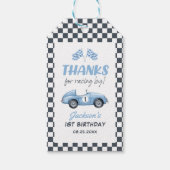 Blauw raceautomeisje 1e verjaardag cadeaulabel (Voorkant)