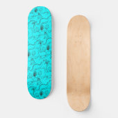 Blauw skateboard met dinosaurussen. (Voorkant)