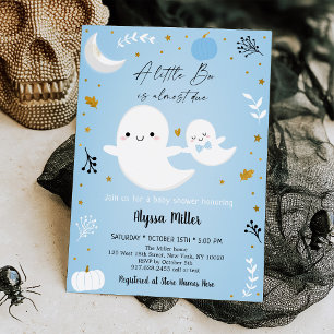 Blauw spook Little Boo Halloween baby shower Kaart