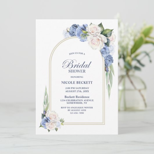 Blauw Wit Bloemboog Bruids Douche Uitnodiging (Staand voorkant)