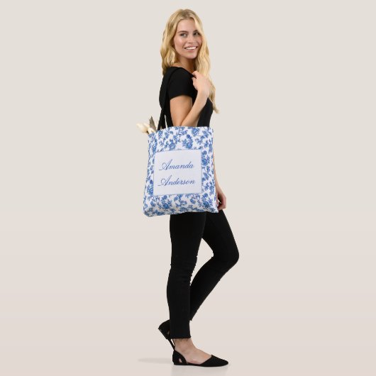 Blauw-witte Chinoiserie-Canvas tas (Op model)