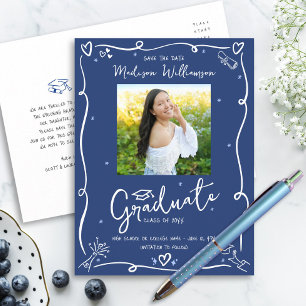 Blauw Witte Doodles Afstudeerdatum Bewaar de Datum Uitnodiging Briefkaart