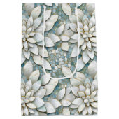 Blauw Witte Lotus Bloemen Bruiloft Medium Cadeauzakje (Achterkant)